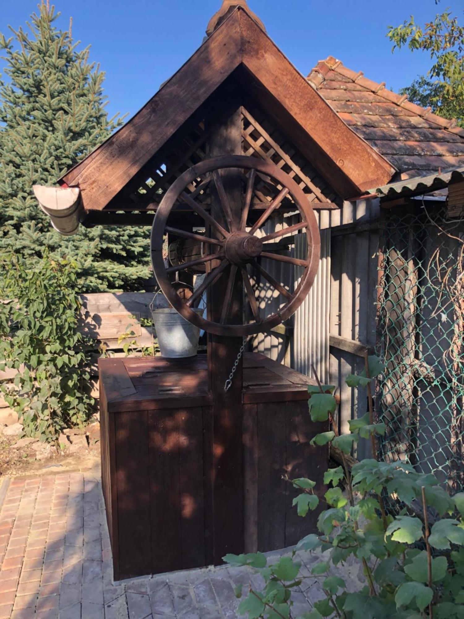 Lídia vendégház Tata Exteriér fotografie